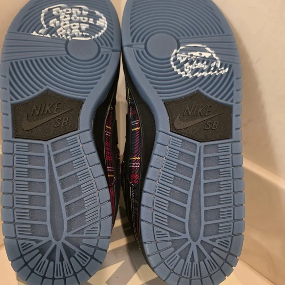 Nike Nardwuar SB Dunk Low Men size 11 New